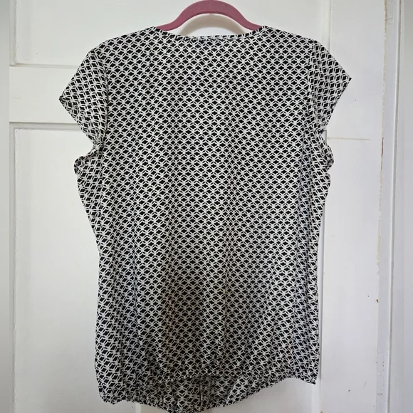 Ricki's Top - Picture 5 of 5